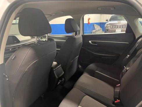 Used 2023 Hyundai Sonata SE w/ Cargo Package image 18
