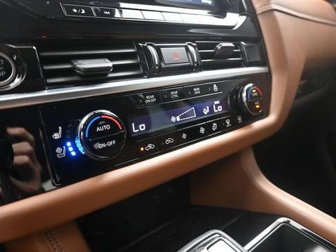 Used 2023 Nissan Pathfinder Platinum AWD/4WD image 14
