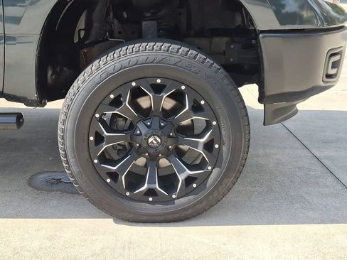 Used 2017 Nissan Titan S RWD image 23