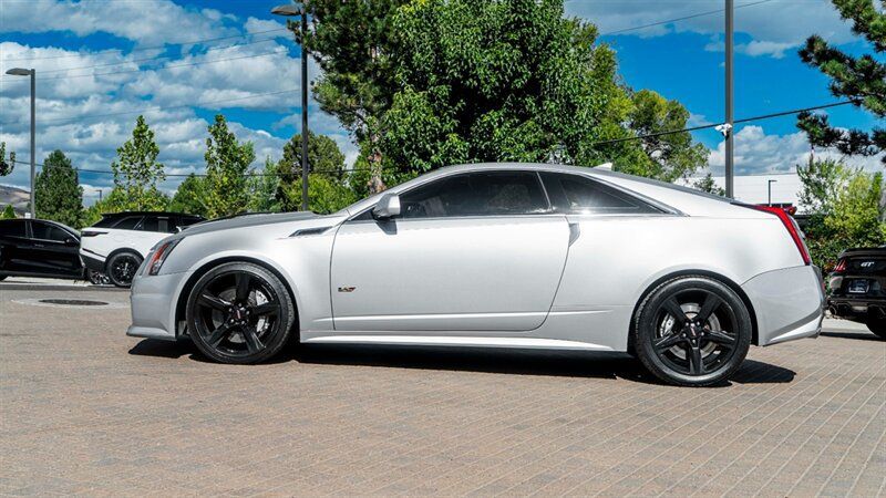 Used 2013 Cadillac CTS V RWD image 3