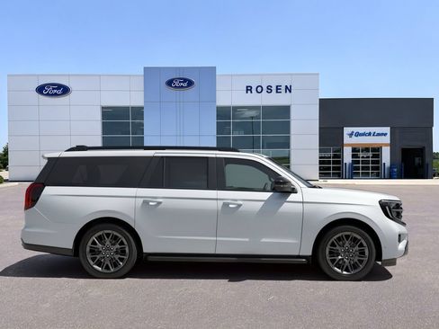 New 2026 Ford Expedition Max Platinum w/ Stealth Appearance Package AWD/4WD image 5
