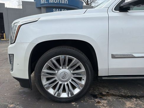 Used 2017 Cadillac Escalade ESV Platinum image 32