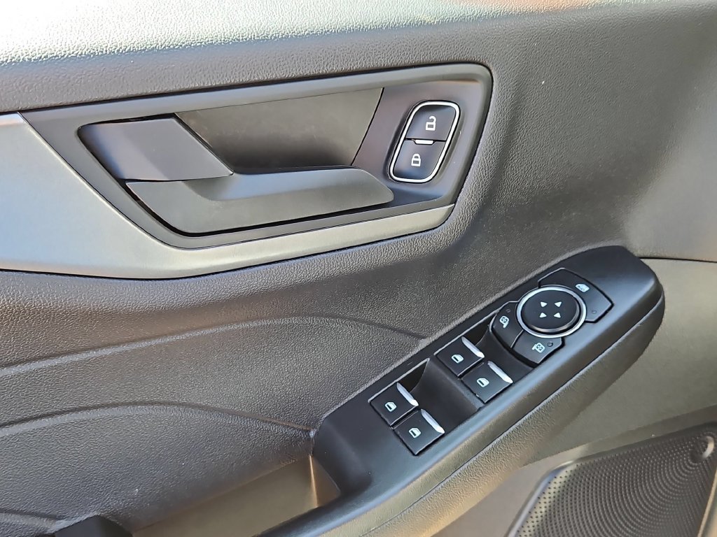 Used 2025 Ford Escape Active AWD/4WD image 10