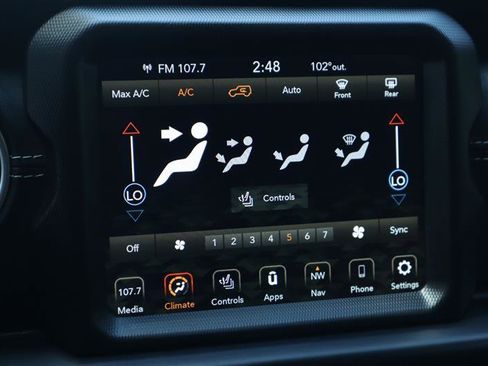 Used 2022 Jeep Wrangler Unlimited Sahara w/ Cold Weather Group image 13