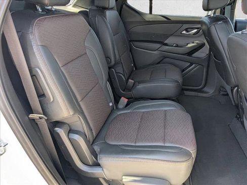 Certified 2024 Chevrolet Traverse High Country FWD image 19