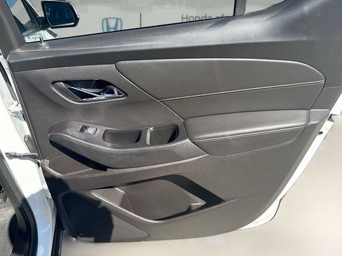 Used 2020 Chevrolet Traverse LT image 31