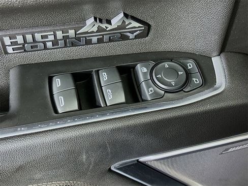 Used 2022 Chevrolet Silverado 1500 High Country w/ High Country Premium Package image 20