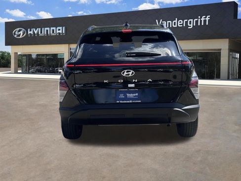 Used 2025 Hyundai Kona SEL FWD image 9