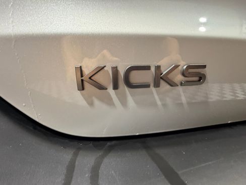 Used 2025 Nissan Kicks SR FWD image 24