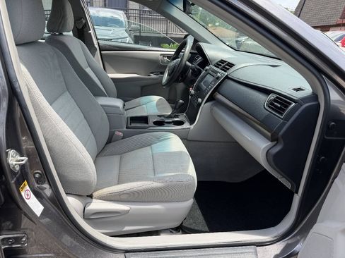 Used 2016 Toyota Camry LE FWD image 14