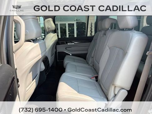 Used 2024 Jeep Wagoneer 4WD w/ Premium Group I image 16