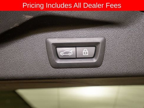 Used 2022 BMW X7 xDrive40i w/ Premium Package AWD/4WD image 8
