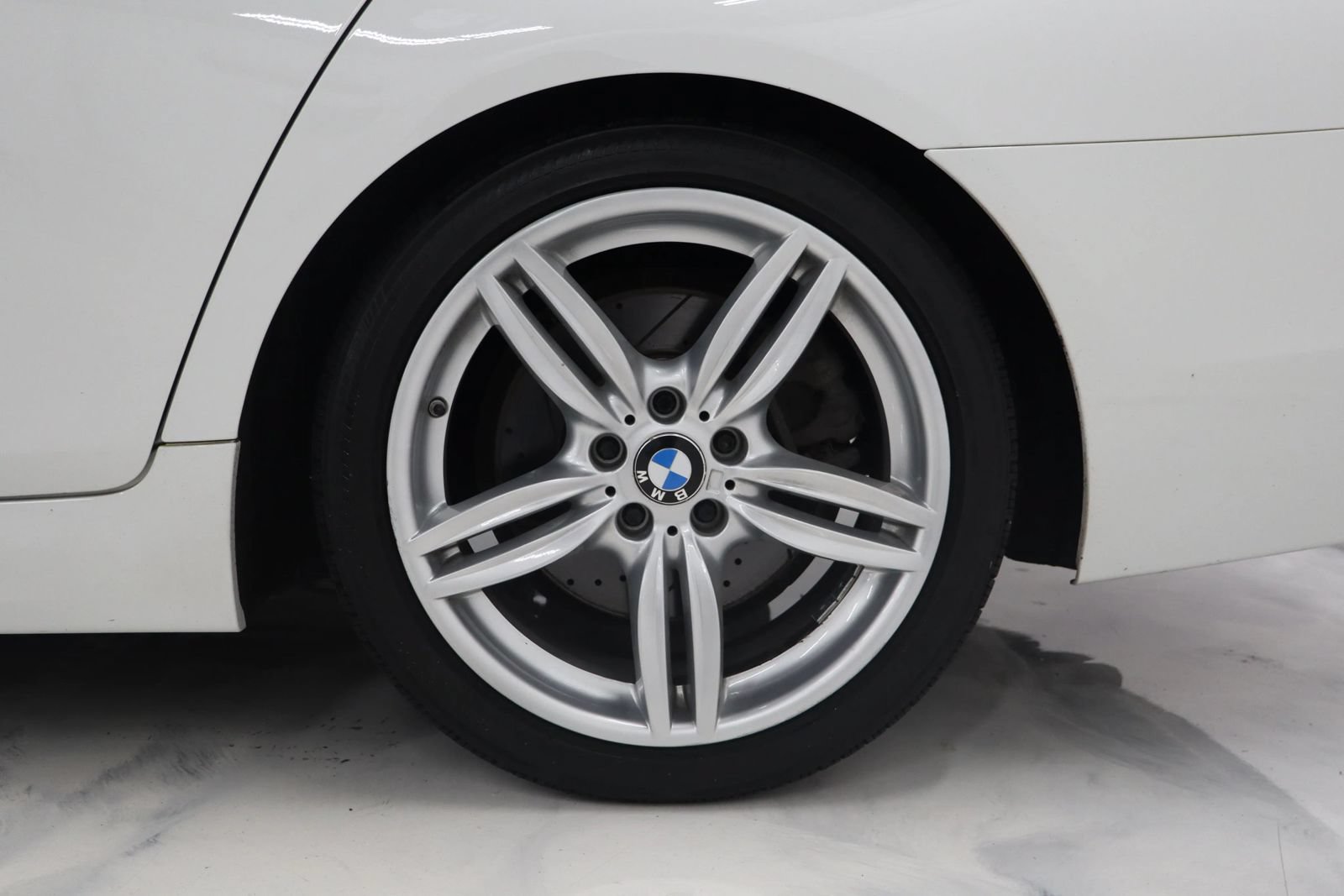 Used 2016 BMW 550i xDrive Sedan AWD/4WD image 12
