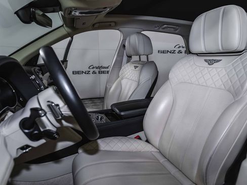 Used 2017 Bentley Bentayga W12 image 16