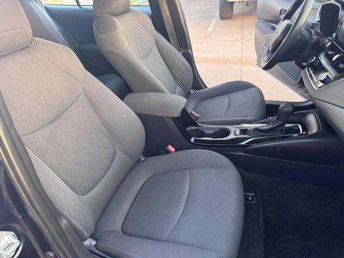 Used 2022 Toyota Corolla LE FWD image 11