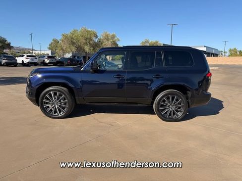 Used 2026 Lexus GX 550 w/ Accessory Package (2T) AWD/4WD image 3