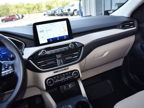 Used 2021 Ford Escape SEL w/ Technology Package FWD image 17