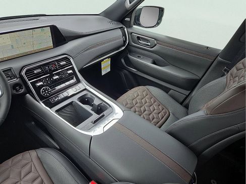 New 2026 Nissan Armada Platinum Reserve image 13