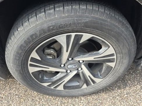 Used 2025 Subaru Crosstrek 2.0i Premium image 9