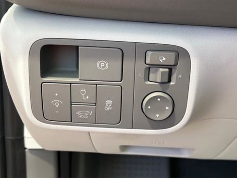 New 2025 Hyundai Ioniq 6 Limited image 24