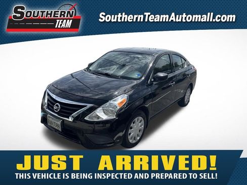 Used 2019 Nissan Versa S FWD image 1