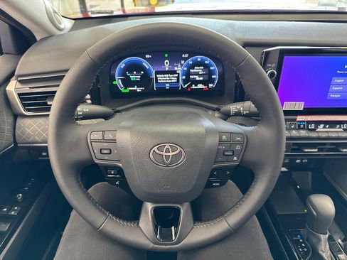 Used 2026 Toyota Camry XLE w/ Premium Package FWD image 18