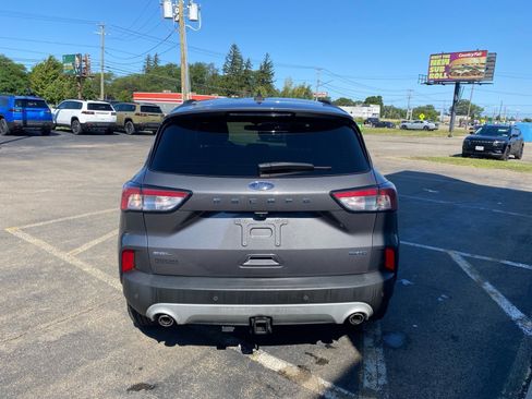 Used 2021 Ford Escape SEL w/ Class II Trailer Tow Package AWD/4WD image 4