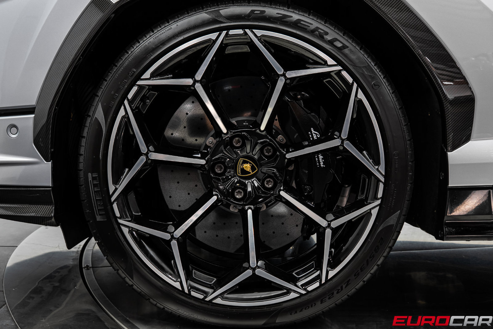 Used 2024 Lamborghini Urus Performante AWD/4WD image 30
