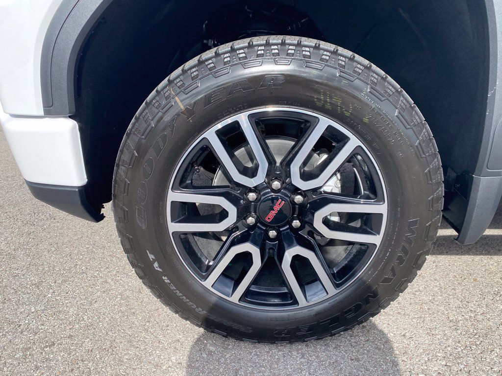 New 2026 GMC Sierra 1500 AT4 w/ AT4 Premium Package AWD/4WD image 3