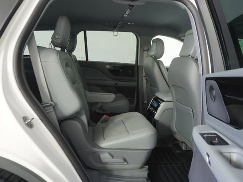 Used 2020 Lincoln Aviator Reserve w/ Elements Package Plus RWD image 39
