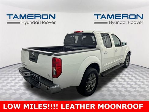 Used 2019 Nissan Frontier SL image 5