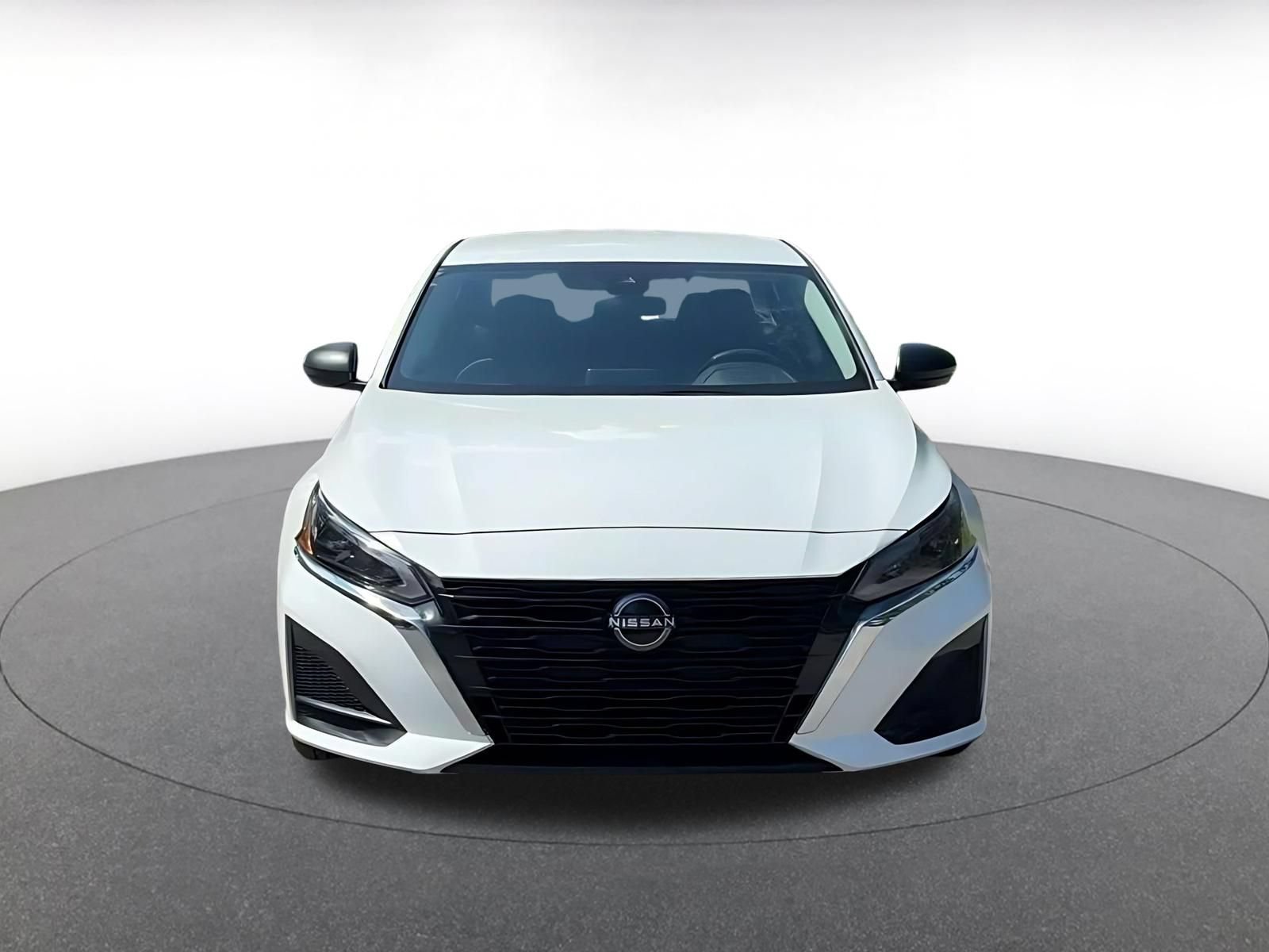 Used 2025 Nissan Altima 2.5 SV FWD image 4