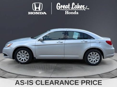 Used 2012 Chrysler 200 LX FWD image 3