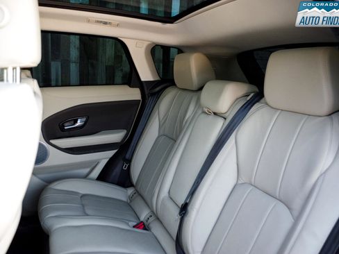 Used 2016 Land Rover Range Rover Evoque SE Premium image 26