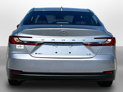 Used 2025 Toyota Camry LE FWD image 4