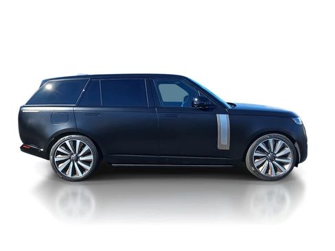 New 2026 Land Rover Range Rover SV image 9