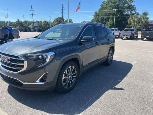 Used 2018 GMC Terrain SLT w/ Preferred Package FWD image 3
