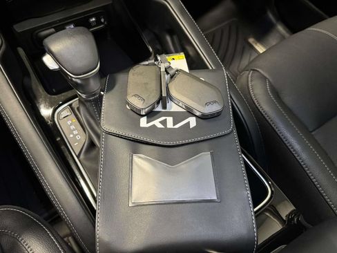 Used 2023 Kia Telluride EX w/ EX Captain's Chair Package AWD/4WD image 35