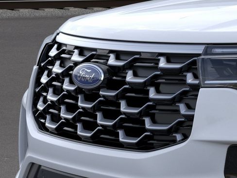 New 2026 Ford Explorer Platinum w/ LUX Leather Package AWD/4WD image 17
