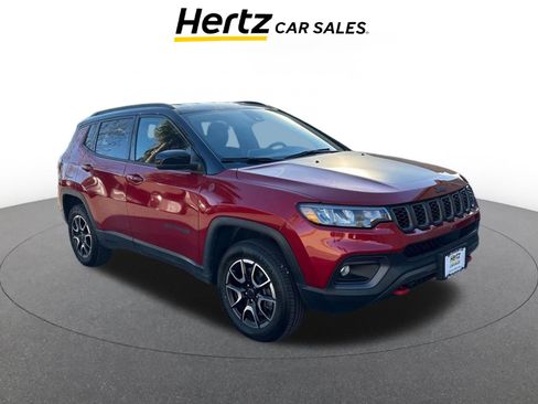 Used 2025 Jeep Compass Trailhawk image 1