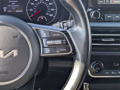 Used 2023 Kia Seltos S w/ Navigation Package image 16