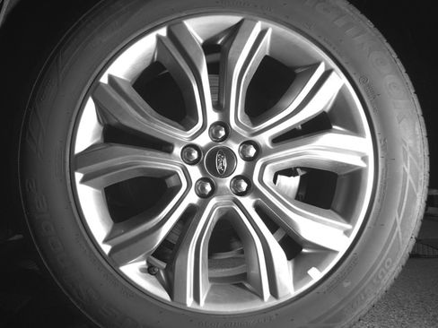 Used 2024 Ford Edge Titanium AWD/4WD image 31