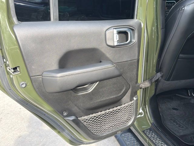 Used 2022 Jeep Gladiator Overland w/ Popular Equipment Package AWD/4WD image 15