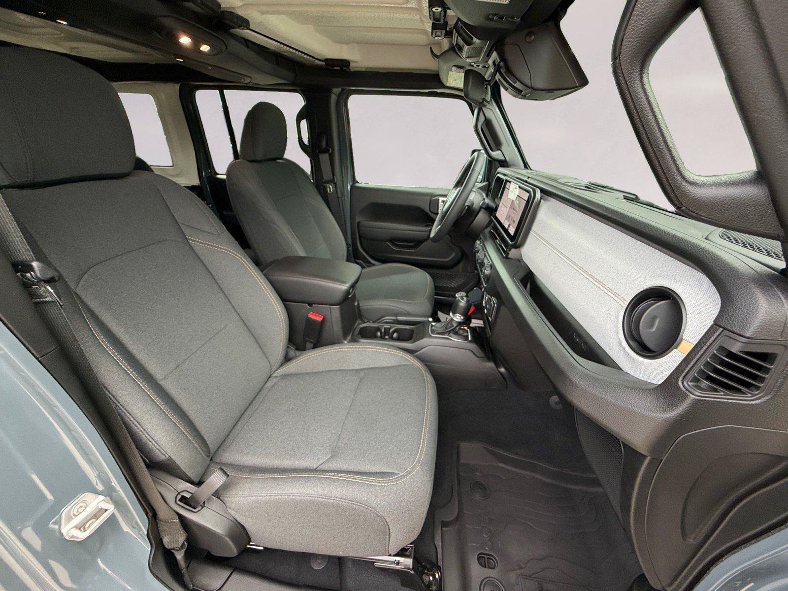 Used 2026 Jeep Wrangler Unlimited Sport AWD/4WD image 15