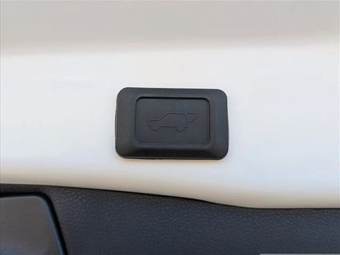 New 2025 Toyota RAV4 XLE image 9