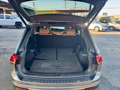 Used 2022 Volkswagen Tiguan SE image 7