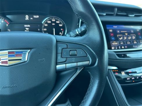 Used 2023 Cadillac XT6 Luxury image 23