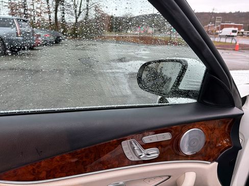 Used 2018 Mercedes-Benz E 300 4MATIC image 16