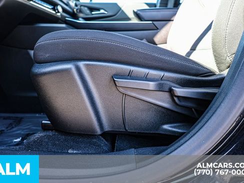 Used 2025 Chevrolet Equinox LT AWD/4WD image 25