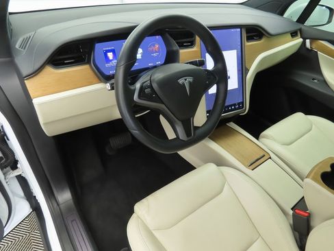 Used 2020 Tesla Model X Long Range image 9